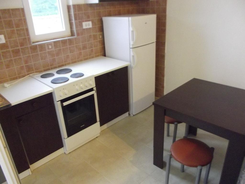 Apartmani Stojanovic Sutomore Rum bild